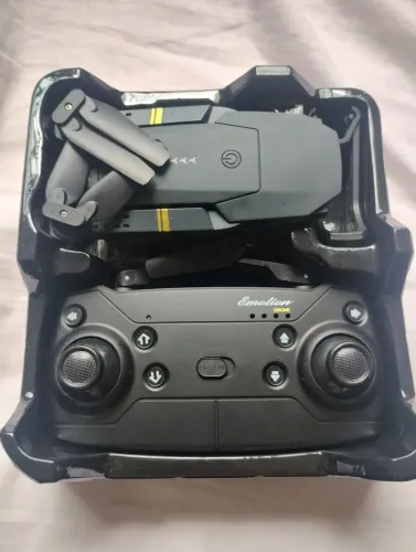 Drone E58 pocket com controle remoto 