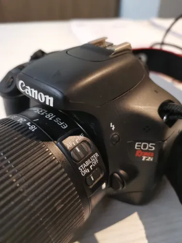 Câmera fotográfica profissional Canon EOS Rebel T2i