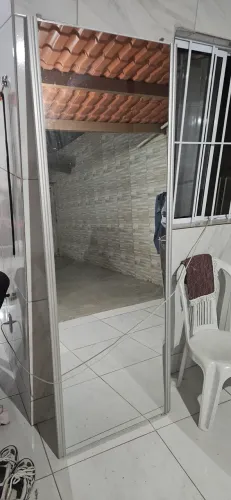 Espelho com rodinhas