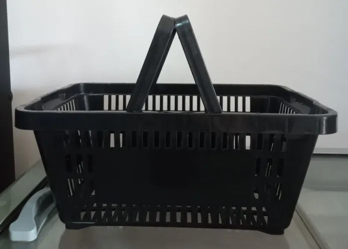 Vendo Cesta para mercado e Vidros para vitrine ( 1.71 X 0.99 X 0.5)