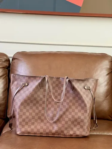 LV - NeverFull - Tamanho Grande - em excelente estado! 