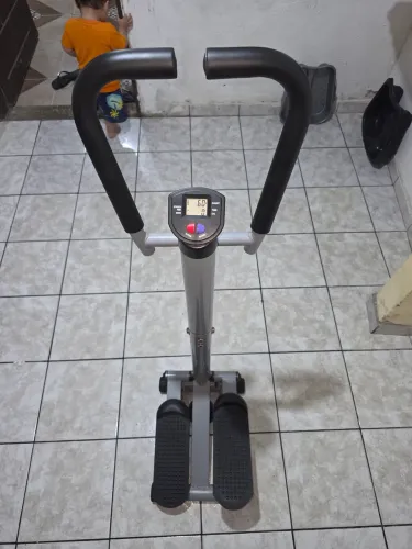 Elíptico seminovo
