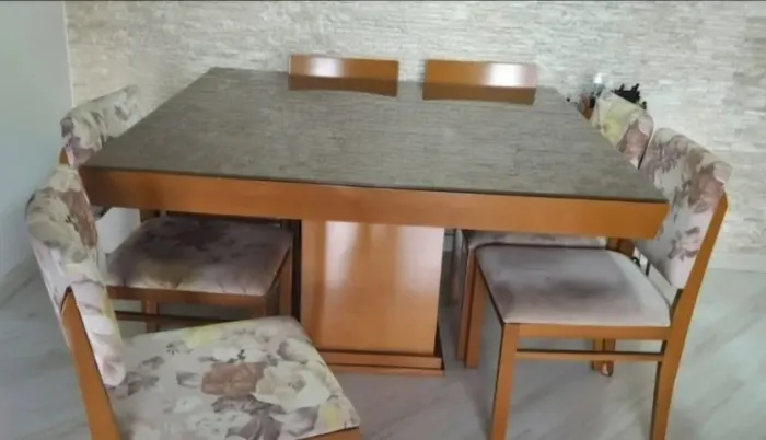 Mesa Quadrada 1,40x1,40 Madeira Maciça + 4 Cadeiras de Brinde