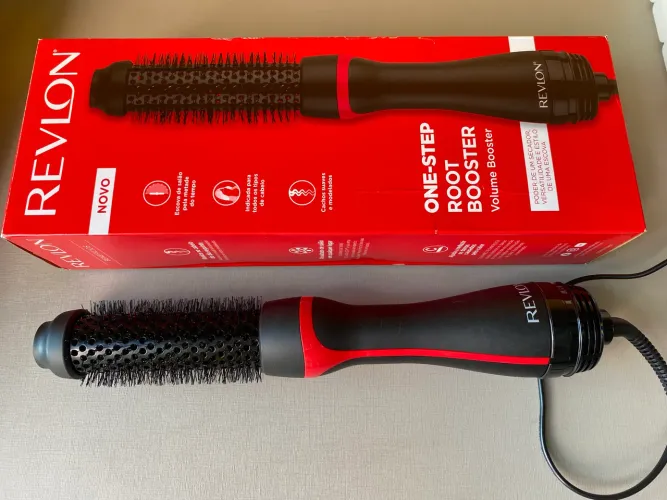 Escova secadora Revlon semi nova