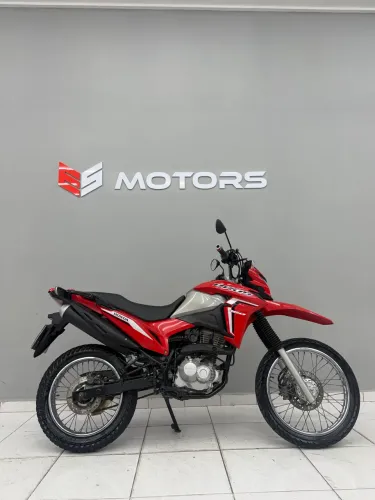 Oportunidade!! Bros 160 vermelha. 31.343 KM . 2023/23 por apenas 21.999 só na ESMOTORS.