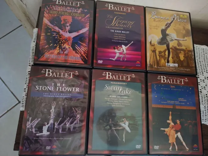 Coleção de 15 DVDs originais de Ballet com encarte