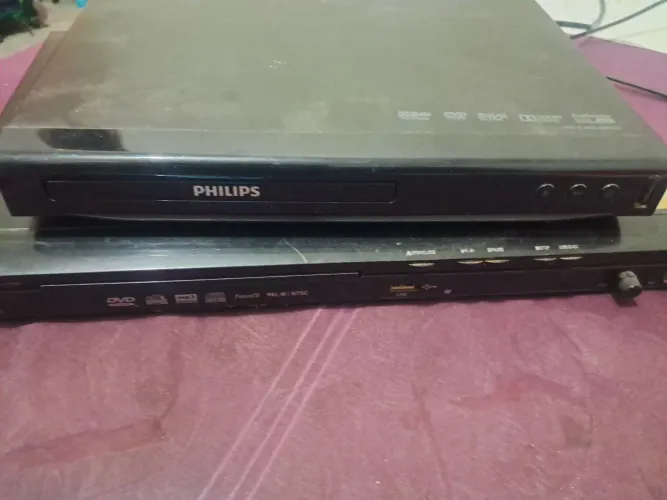 Vendo 2 DVDs
