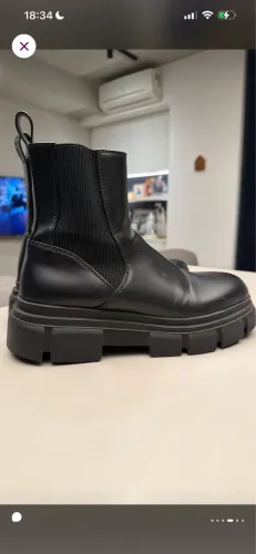 Bota Zara