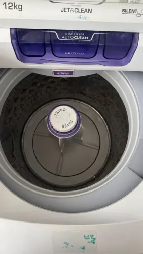 Vende-se uma máquina se lavar 12 kg