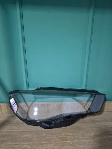 LENTE FAROL DIREITO AUDI A3