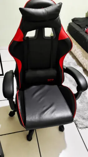Cadeira Gamer TC2 Preta e Vermelha - Muito Conservada