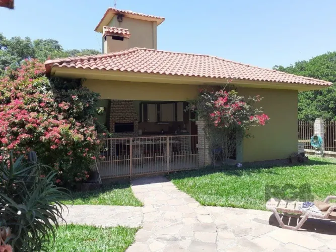 SÍTIO - 8 ha 2.980 m² de extensão - 5 dormitórios - 2 vagas - TRIUNFO-RS