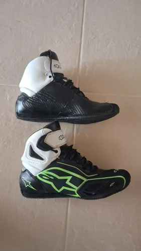 Bota alpinestars bem conservada