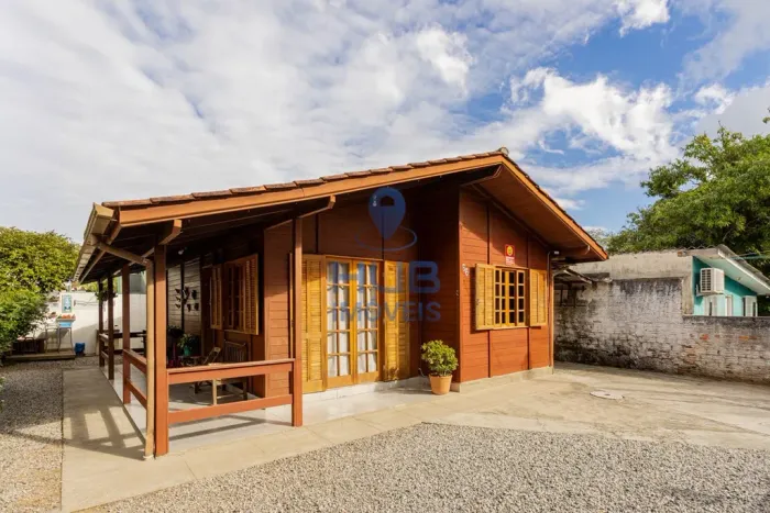 Casa 3 Dormitórios para venda em Florianópolis - SC