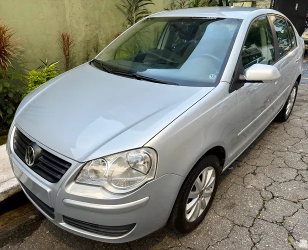 Volkswagen Polo Sedan 1.6 MI Total Flex 8V 4P 2012