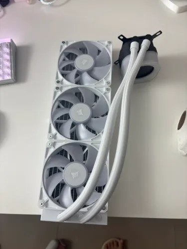 Watercooler Corsair Titan Icue RX360mm