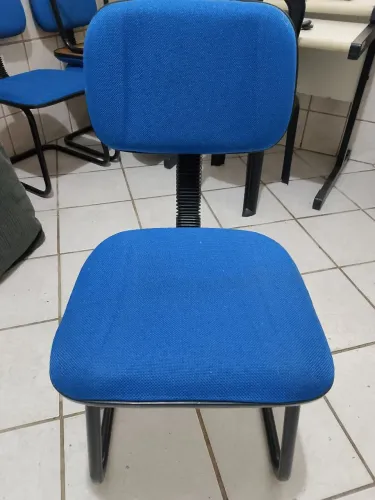 Cadeira diretor em S com lâmina de aço ultrabases