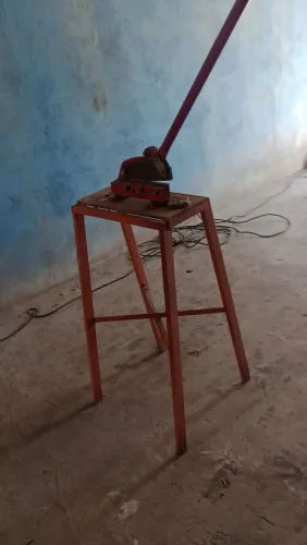 Vende uma tesoura de corta Chapa valor 250