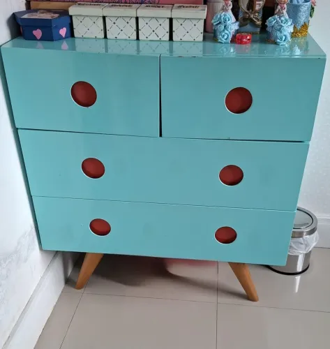 Cama de infantil e cômoda