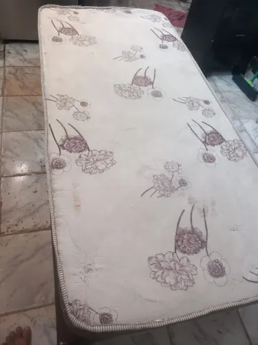 Cama Box de solteirão com colchão 