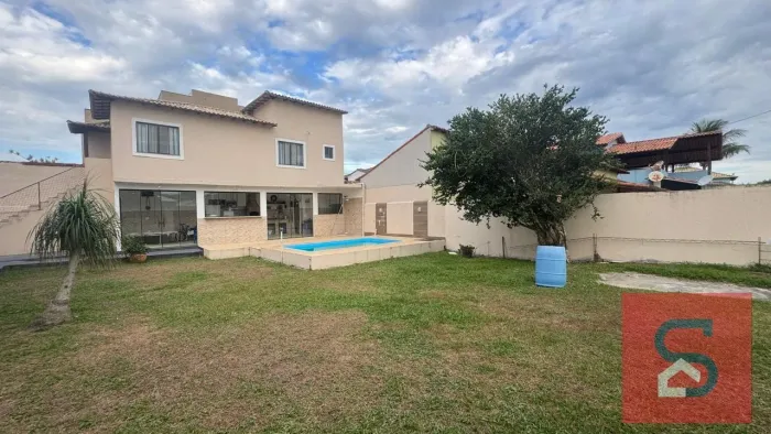 Compre Casa de Condomínio com 3 Dormitórios, 3 Suítes, 2 Vagas, em Ogiva por R$ 1.100.000.
