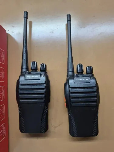 kit de dois rádios comunicadores Baofeng 777S para uso prático Novo