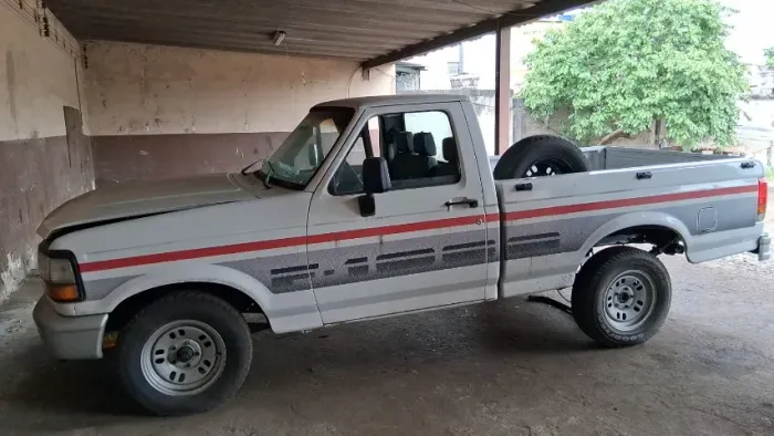 Ford F-1000 Regular Cab. 4.9i 1997