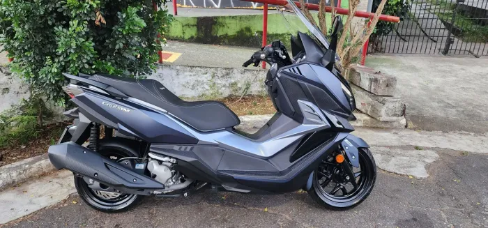 Dafra cruisym 300 2025
