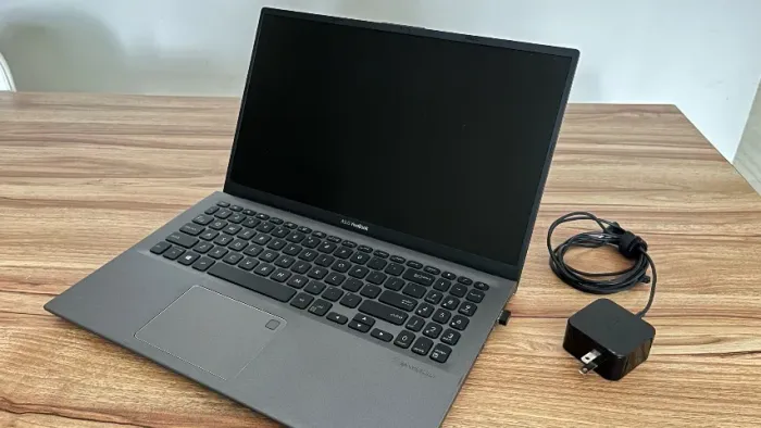 Notebook ASUS VivoBook 15.6" Full HD - Intel i3 10ª Geração / 8GB RAM / SSD