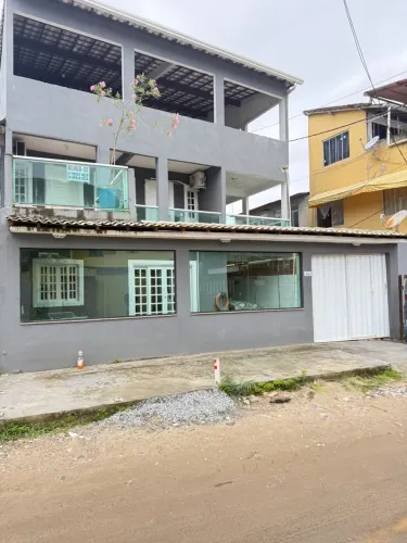 CASA ESPAÇOSA NA PRAINHA DE MAMBUCABA - 2 SUÍTES COM AR-CONDICIONADO!