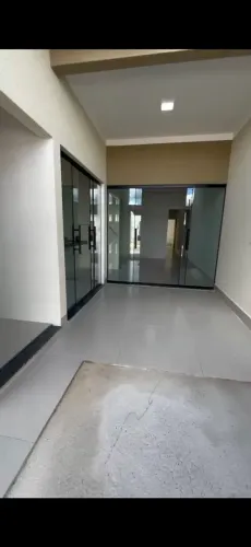 Casa recém construída para aluguel 3 quartos ambos com jardim de inverno, 2 banheiros