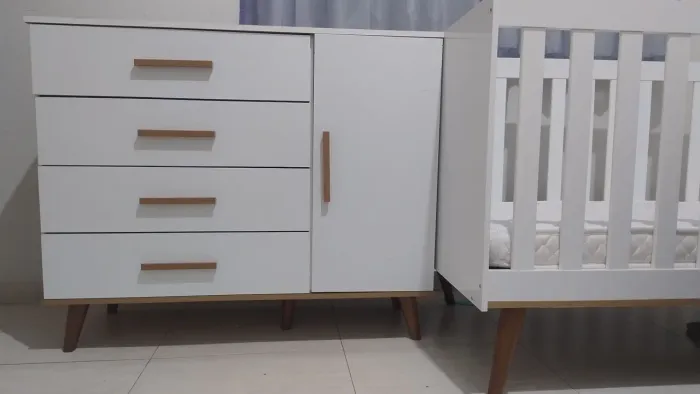 BERÇO + CÔMODA INFANTIL-ESTADO IMPECÁVEL