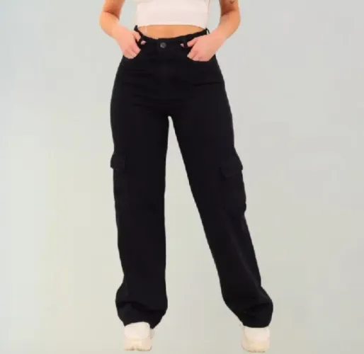 Calça wide leg cargo preta