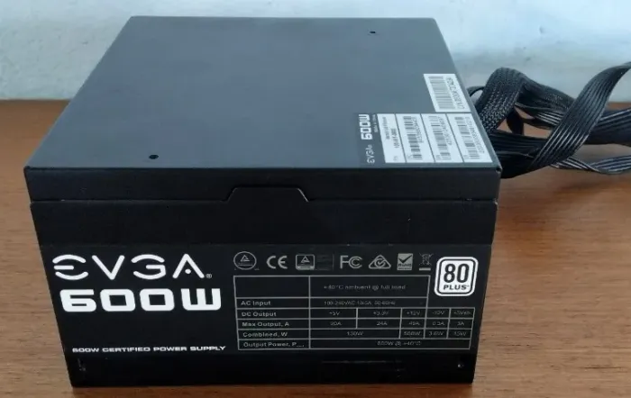 Fonte EVGA 600W 80 Plus 100-240V Bivolt Funcionando Perfeitamente