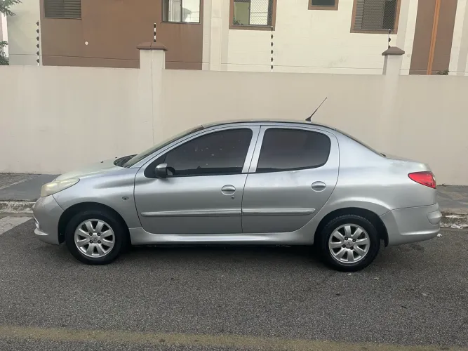 Peugeot 207 Sed. Passion XR Sport 1.4 Flex 8V 4P 2013