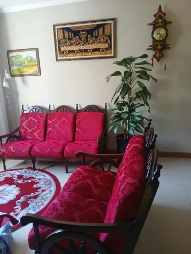 Conjunto de Sofás de Madeira Maciça Super Conservado + Cadeira de Balanço de BRINDE!