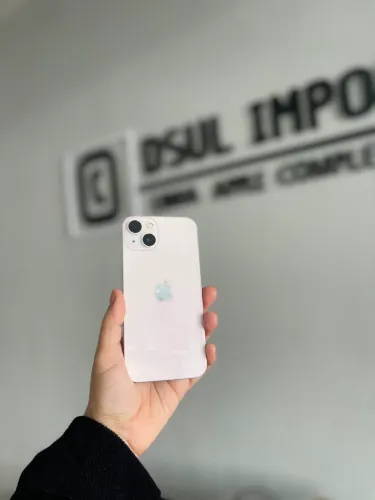 Vendo iPhones 13 impecáveis sem marcas de uso