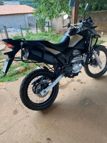 Vende-se xre300