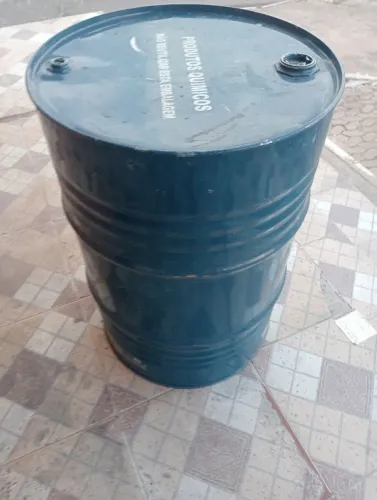 Vendo tambor de latão para lixeira; churrasqueira; reservatório e outros.