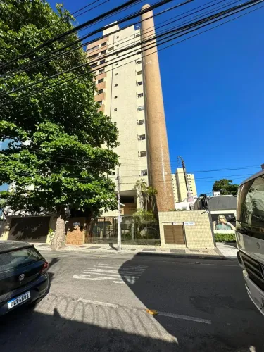 Belíssimo Apto 01 por andar, 03 suites , 04 vagas no Condomínio  Pallazo Vitória.