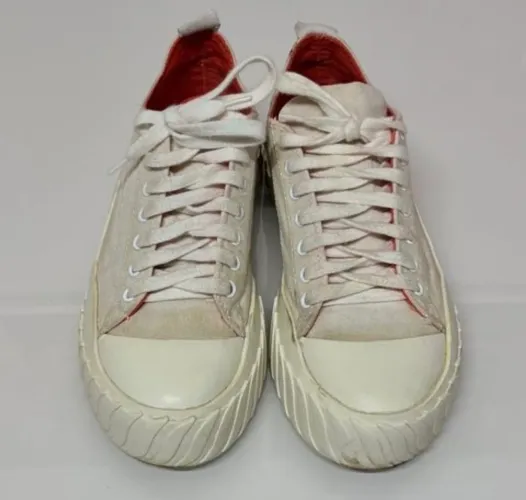 Tenis zara 39 comprado fora do país.
