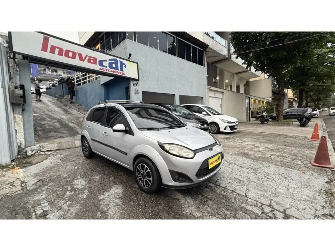 Ford Fiesta 1.0 Rocam SE Plus Hatch 8V Flex 4P Manual 2014