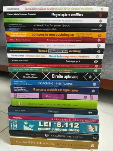 Lote Livros de Administração, Marketing, Direito e Educação