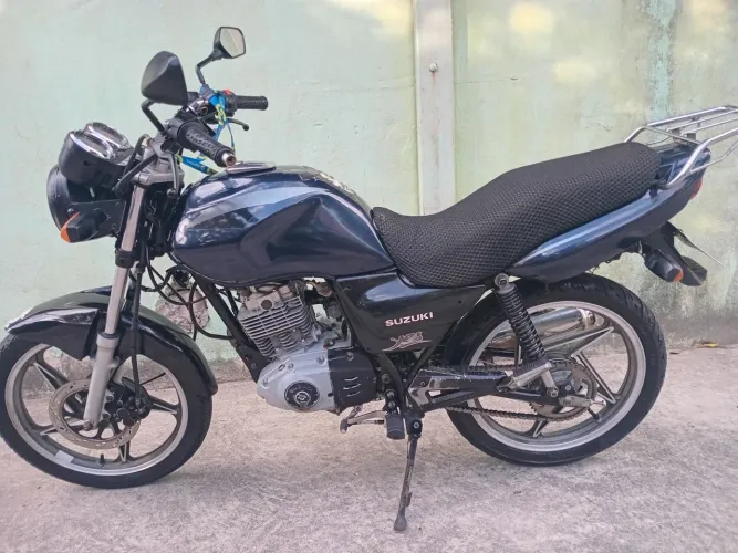 Moto Suzuki Yes 125