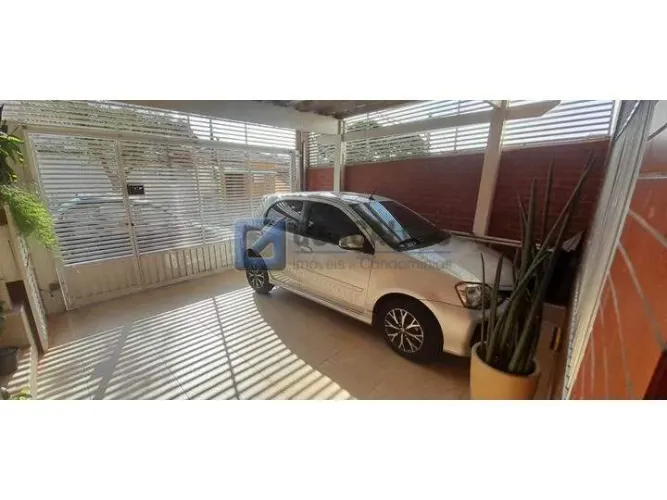 Sobrado à venda em Vila Arapuã, SP | 3 quartos, 2 vagas