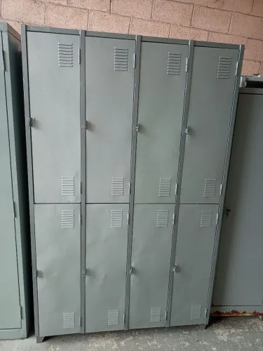 Armário vestiário com 8 portas reformado ótimo estado, ideal para obras.