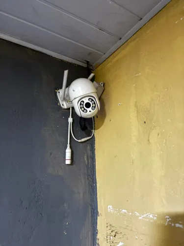 Câmeras de segurança externa Wi-Fi, tipo PTZ (giratória), com infravermelho