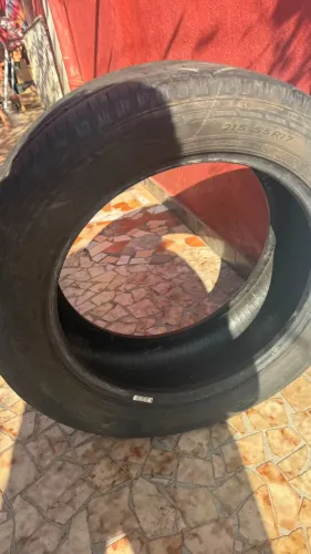 Pneu GOODYEAR 215/55 R17 (1 unidade)