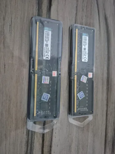 2 Memórias RAM de 8GB (total 16MB) Kingston DDR4 2400Mhz para Desktop