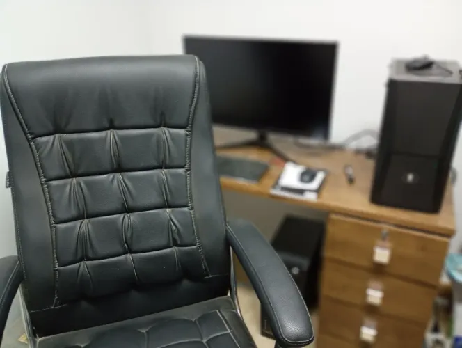 Pc gamer com mesa e cadeira